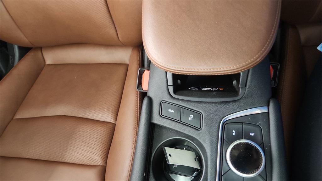 used 2021 Cadillac XT5 car, priced at $25,338