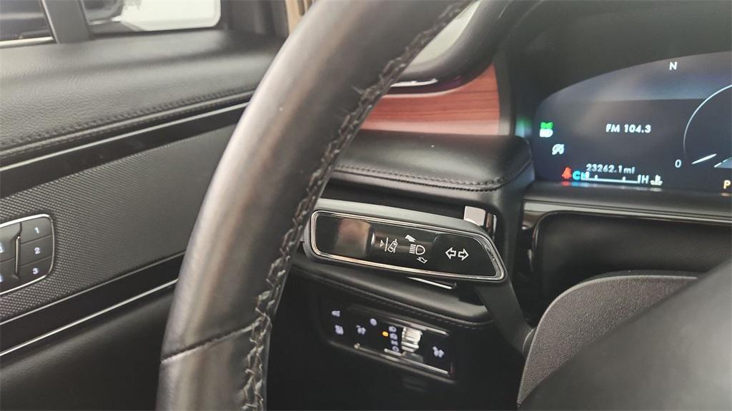 used 2022 Lincoln Nautilus car, priced at $38,433