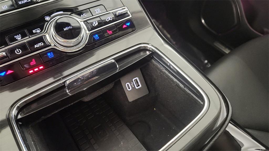 used 2022 Lincoln Nautilus car, priced at $38,433