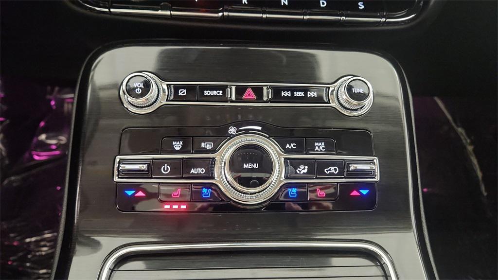 used 2022 Lincoln Nautilus car, priced at $38,433