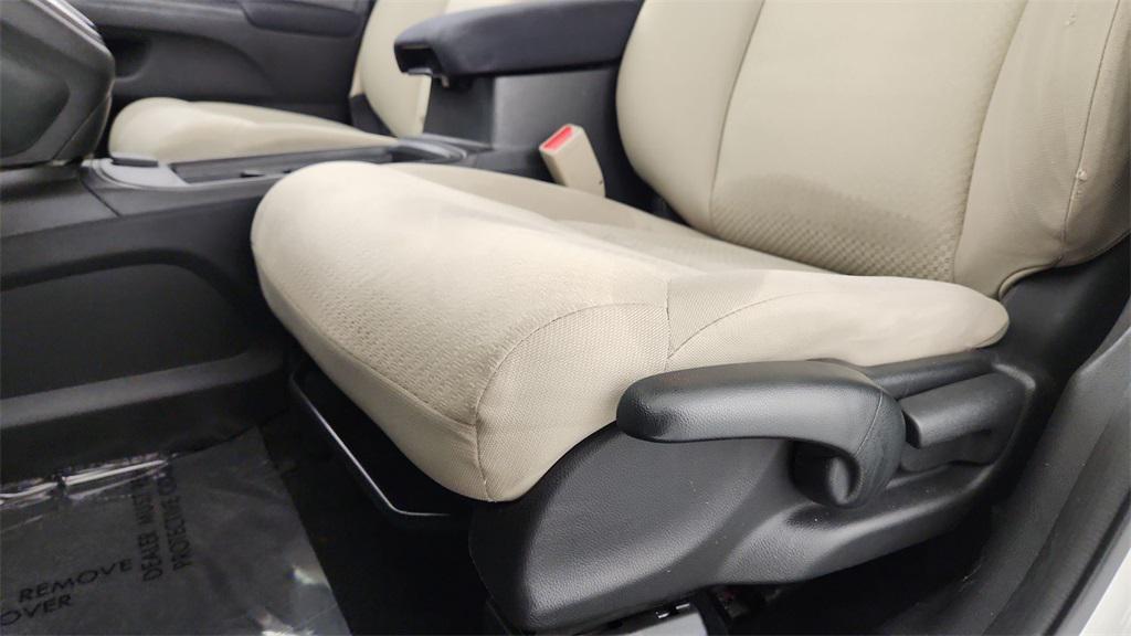 used 2016 Honda CR-V car, priced at $14,260