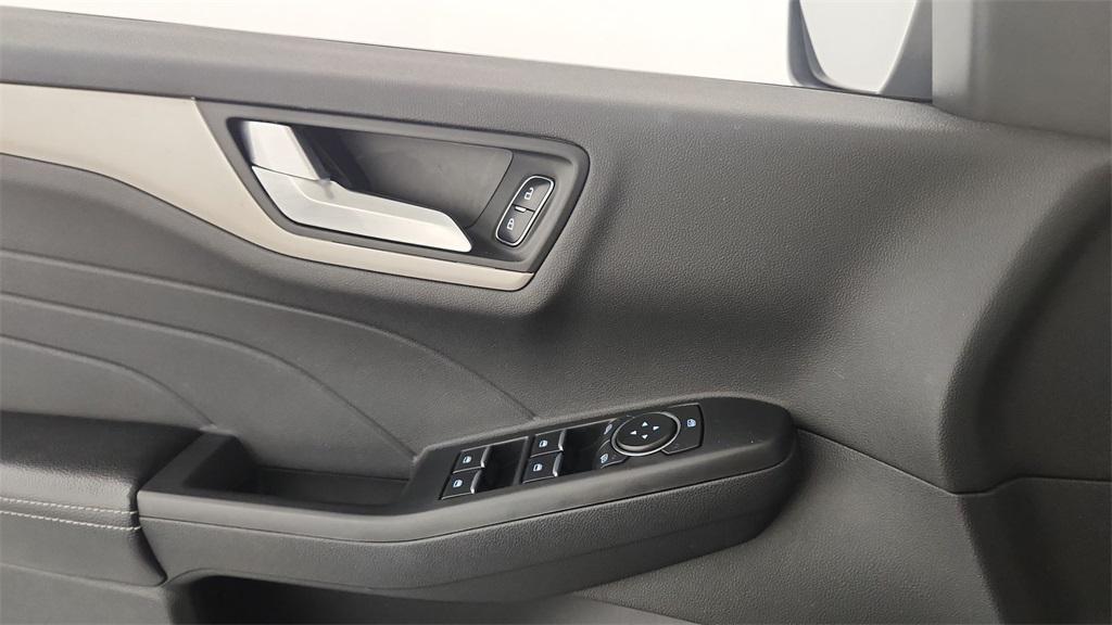 used 2022 Ford Escape car, priced at $26,391