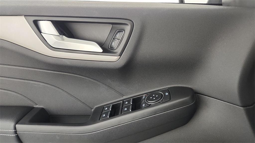 used 2022 Ford Escape car, priced at $25,472