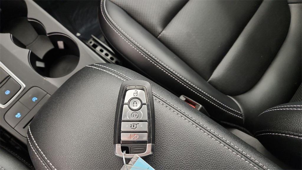 used 2022 Ford Escape car, priced at $25,472