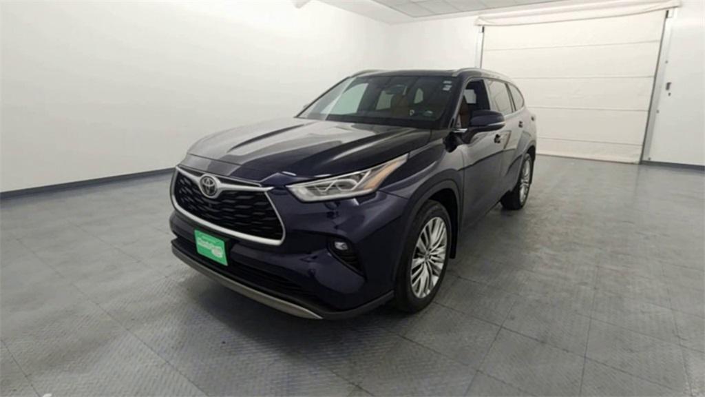 used 2022 Toyota Highlander car, priced at $41,869