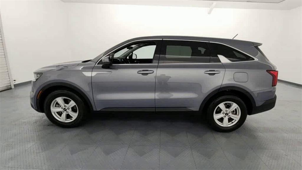 used 2023 Kia Sorento car, priced at $21,371