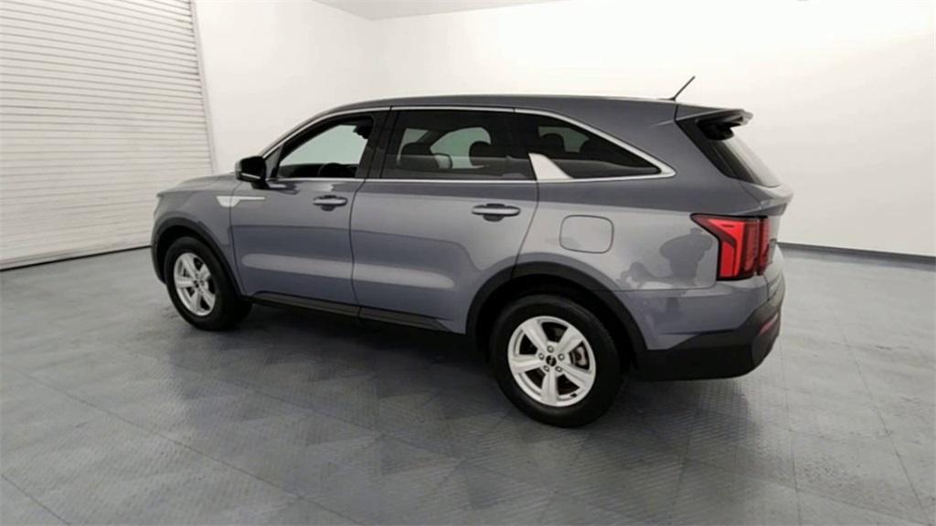 used 2023 Kia Sorento car, priced at $21,371