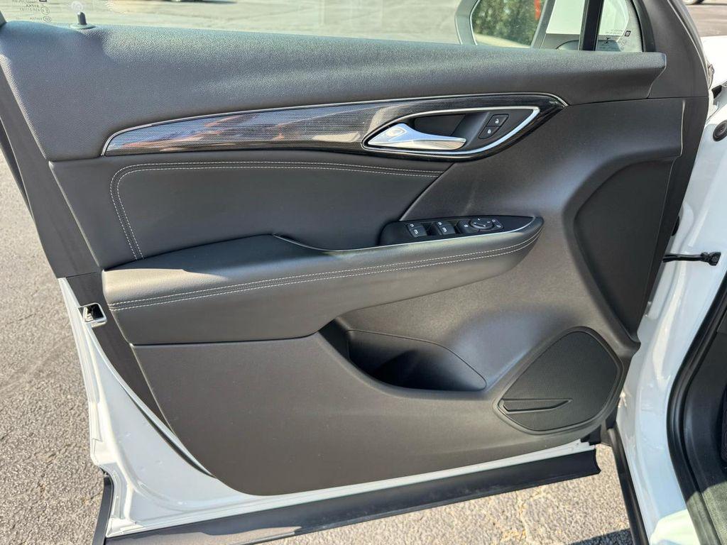 used 2023 Buick Envision car, priced at $27,000