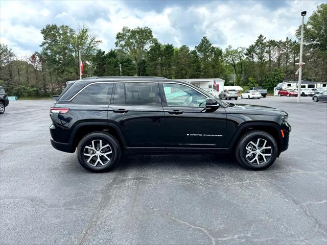 used 2025 Jeep Grand Cherokee car, priced at $44,900