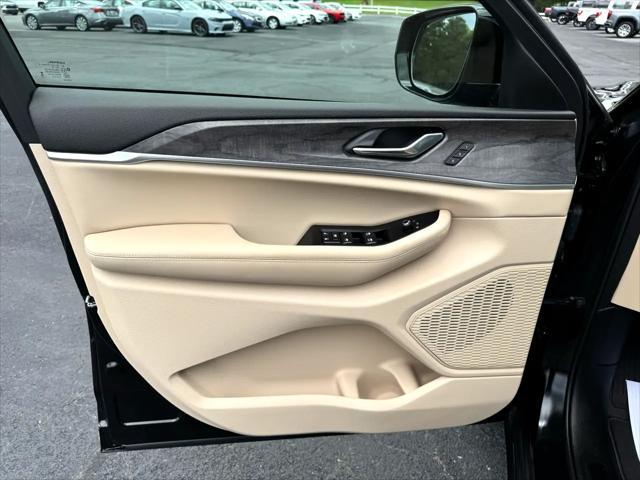 used 2025 Jeep Grand Cherokee car, priced at $44,900