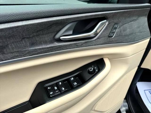 used 2025 Jeep Grand Cherokee car, priced at $44,900
