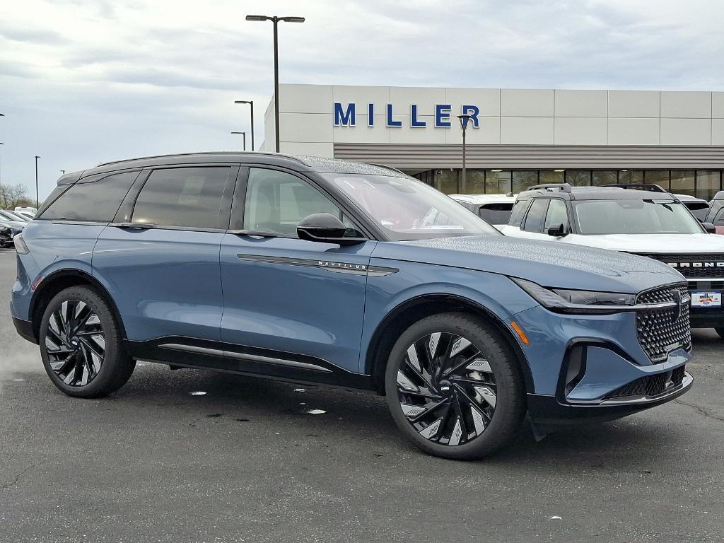 new 2025 Lincoln Nautilus car, priced at $74,305