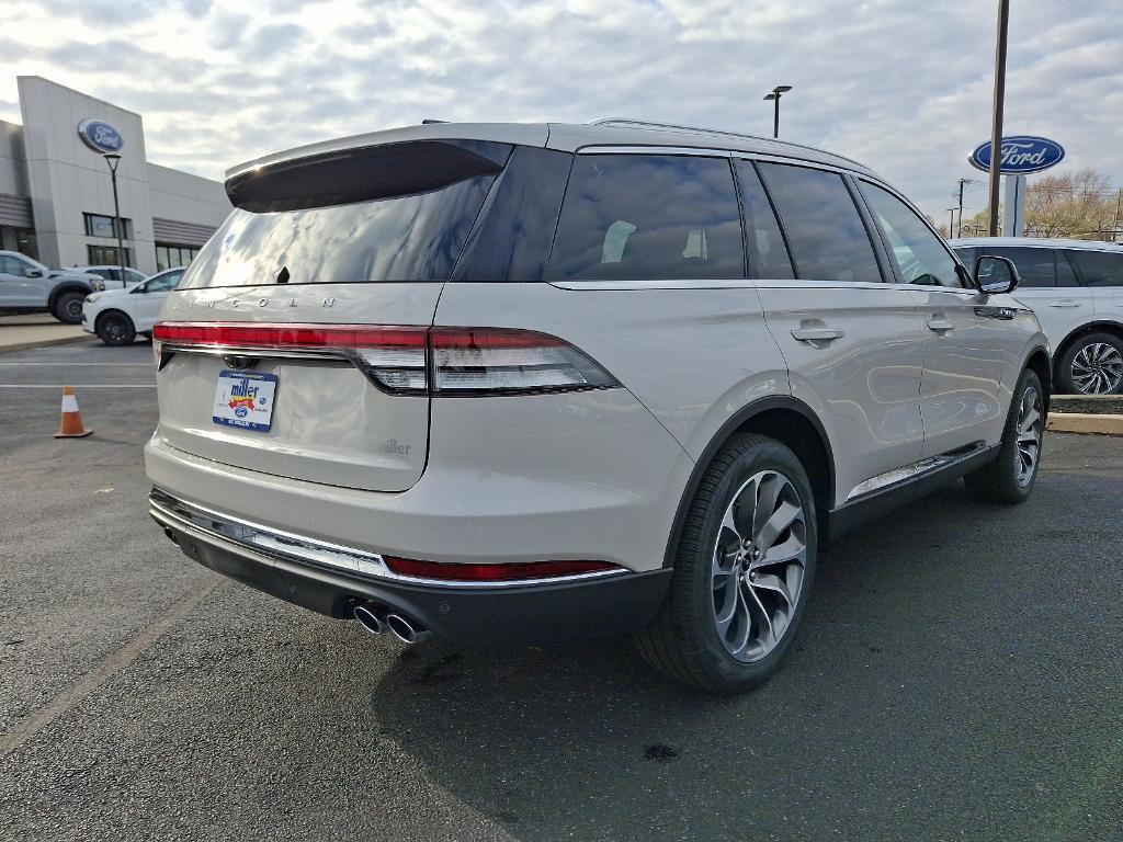 new 2025 Lincoln Aviator car, priced at $72,825