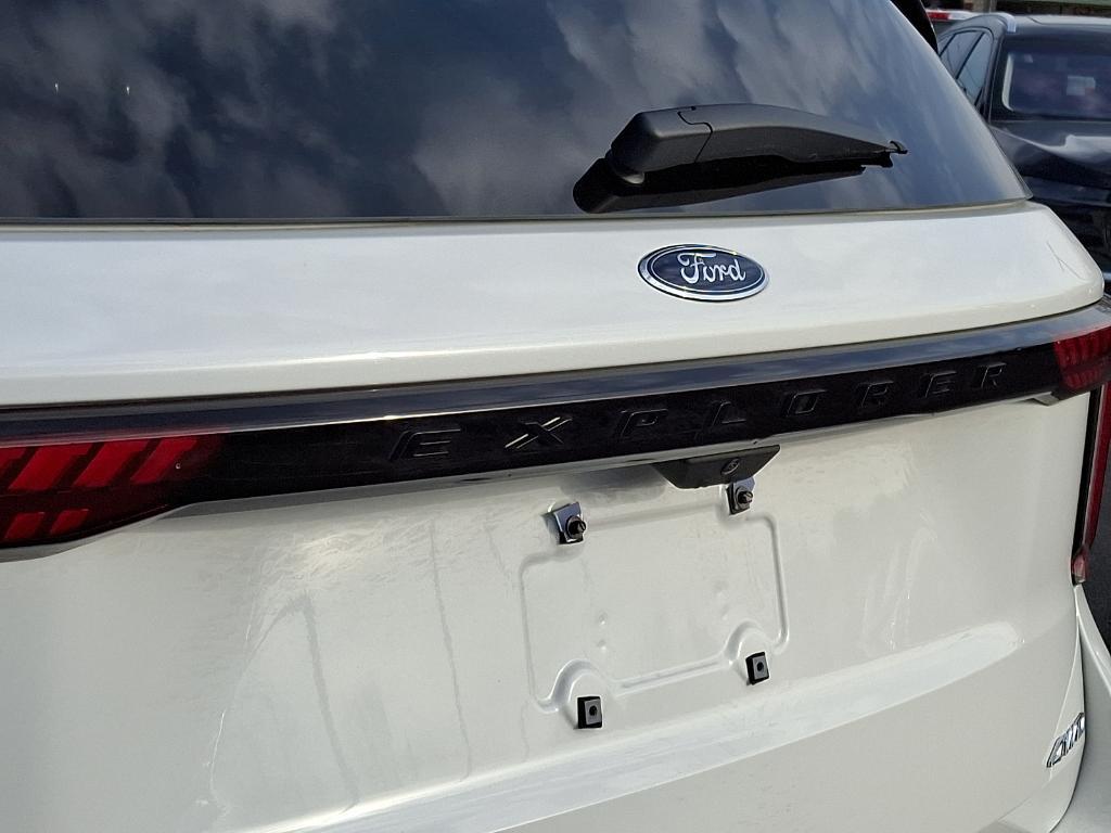 new 2025 Ford Explorer car, priced at $55,875