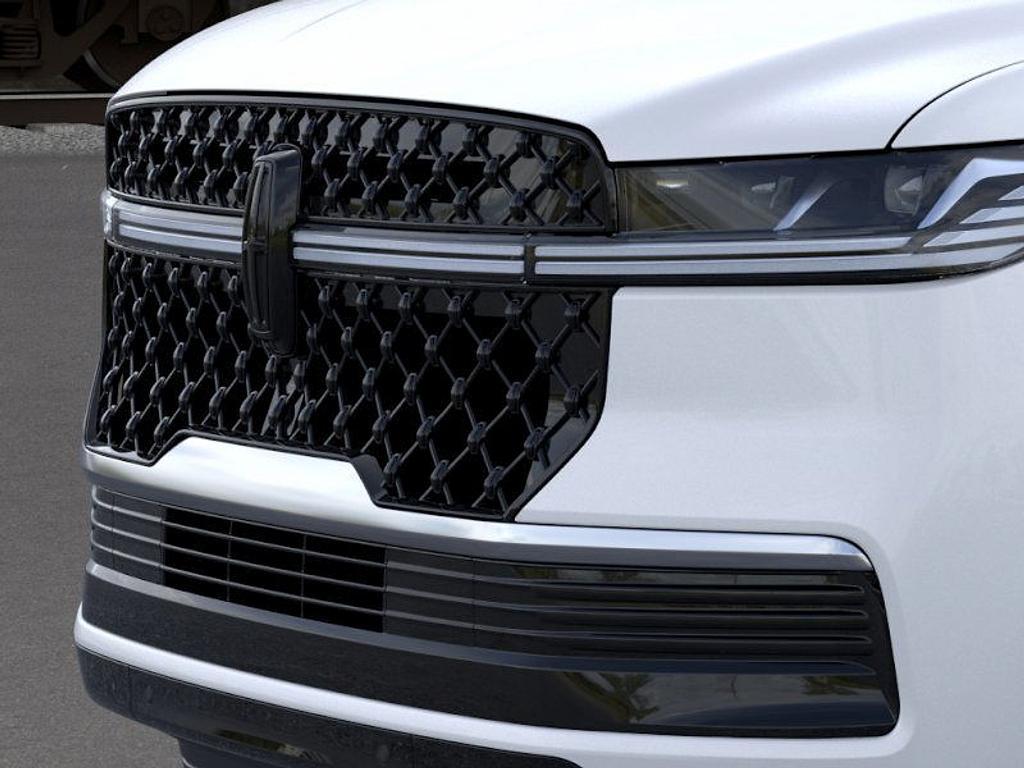 new 2025 Lincoln Navigator car, priced at $105,740