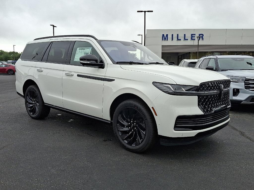 new 2025 Lincoln Navigator car, priced at $105,740