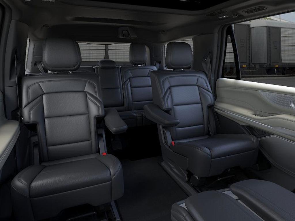 new 2025 Lincoln Navigator car, priced at $105,740