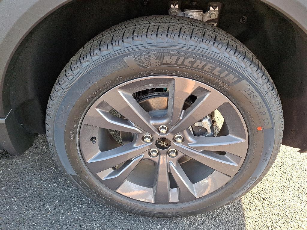 new 2025 Ford Explorer car, priced at $48,205