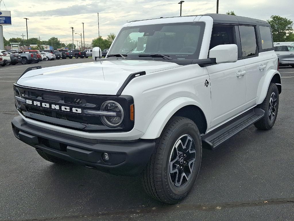 new 2025 Ford Bronco car, priced at $54,370