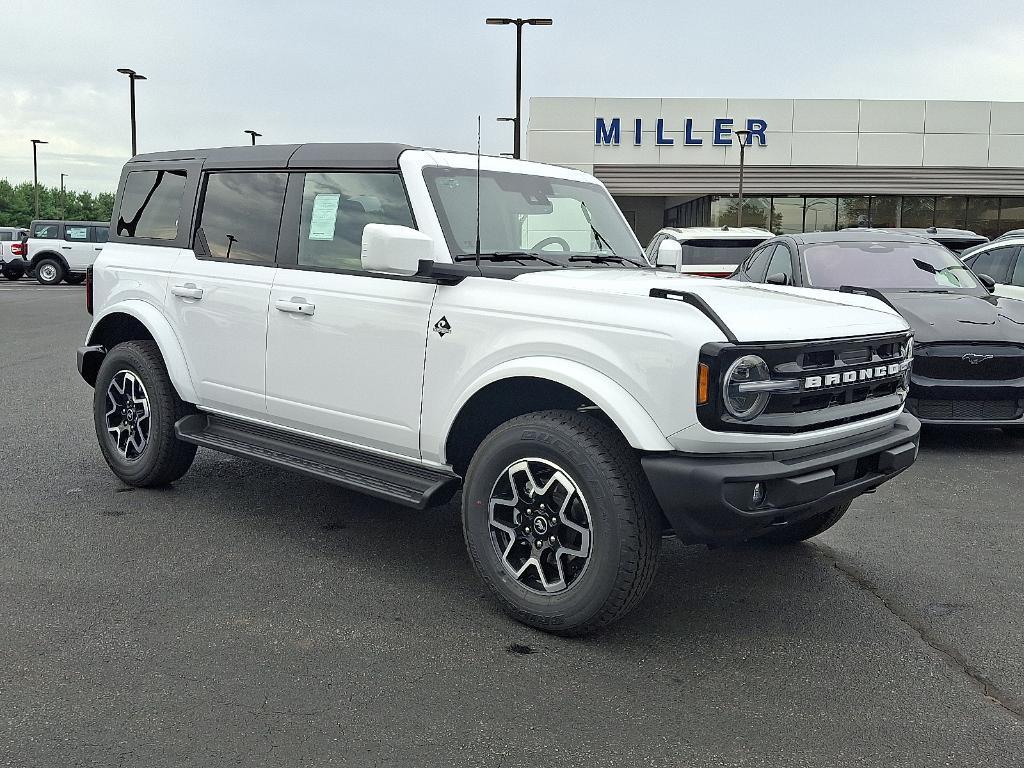 new 2025 Ford Bronco car, priced at $54,370