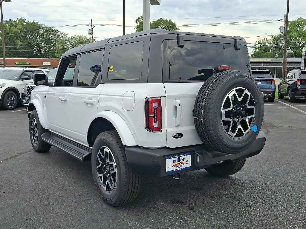 new 2025 Ford Bronco car, priced at $54,370