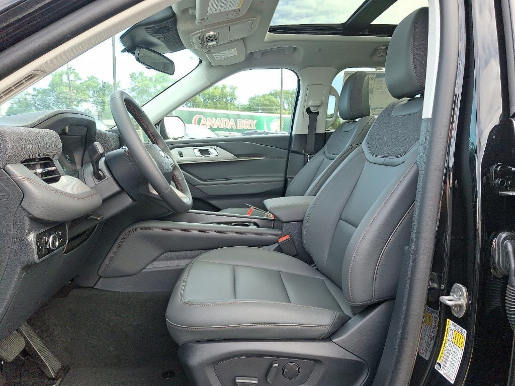 new 2025 Ford Explorer car, priced at $50,060