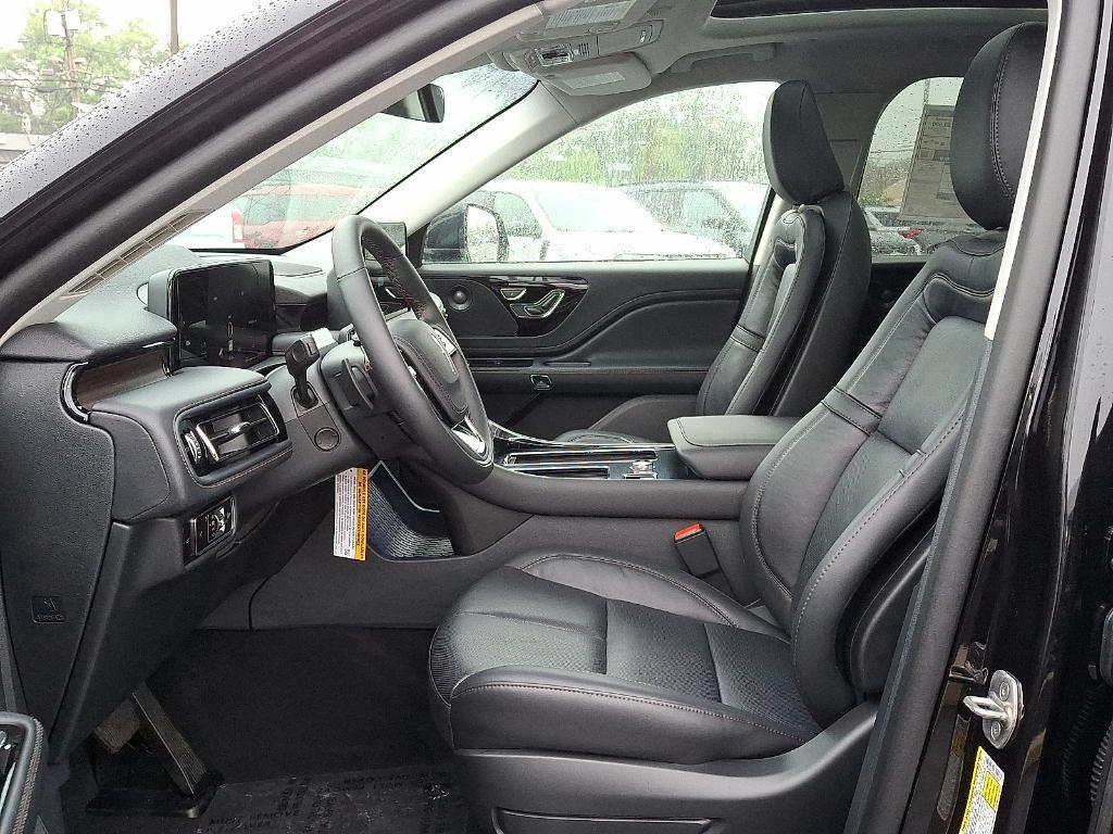 new 2025 Lincoln Aviator car, priced at $70,290