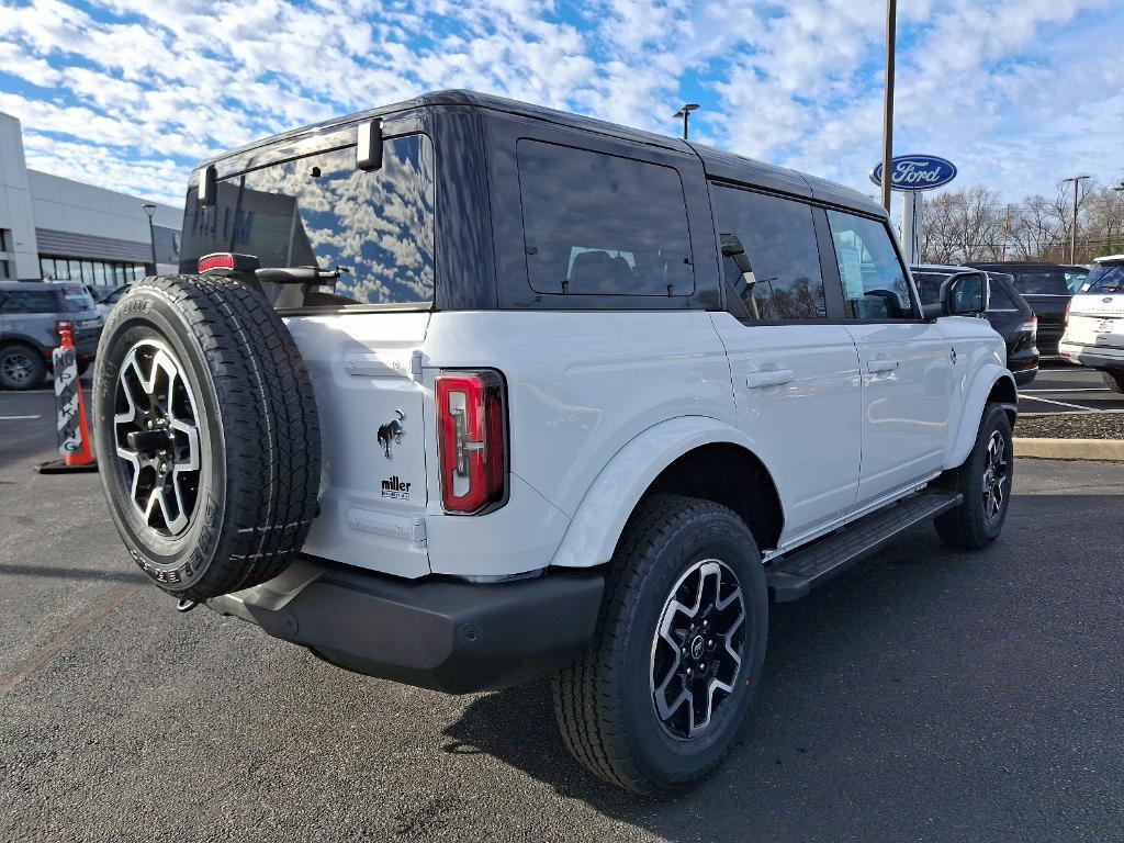 new 2024 Ford Bronco car, priced at $53,555