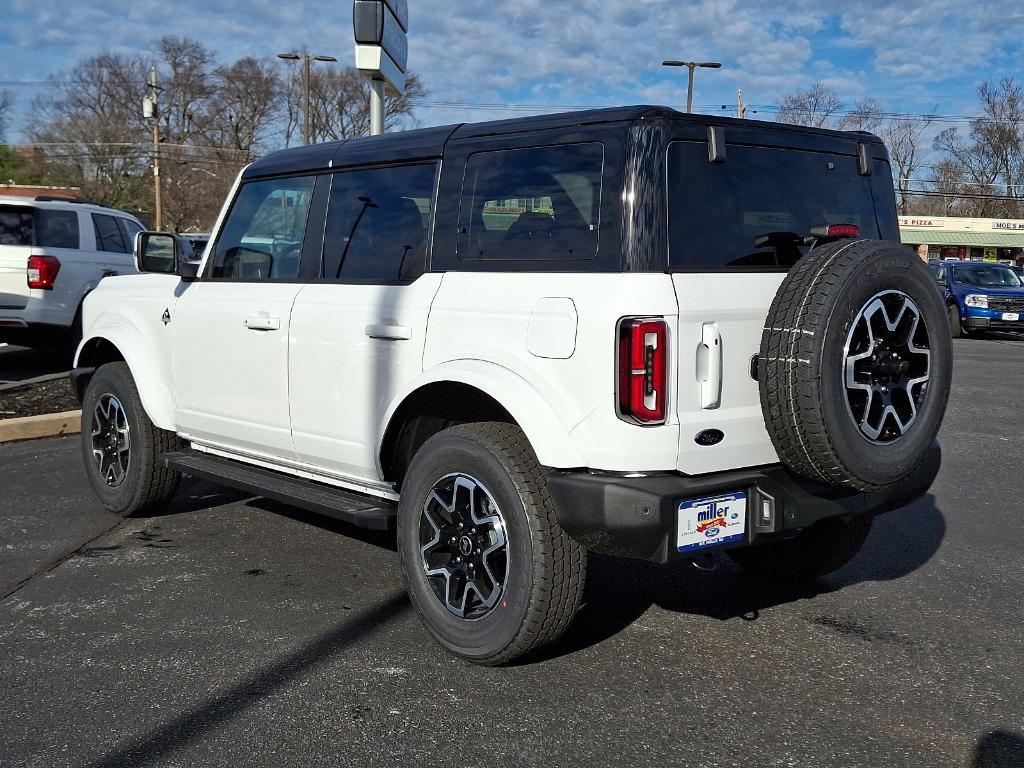 new 2024 Ford Bronco car, priced at $53,555