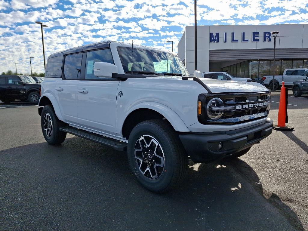 new 2024 Ford Bronco car, priced at $53,555