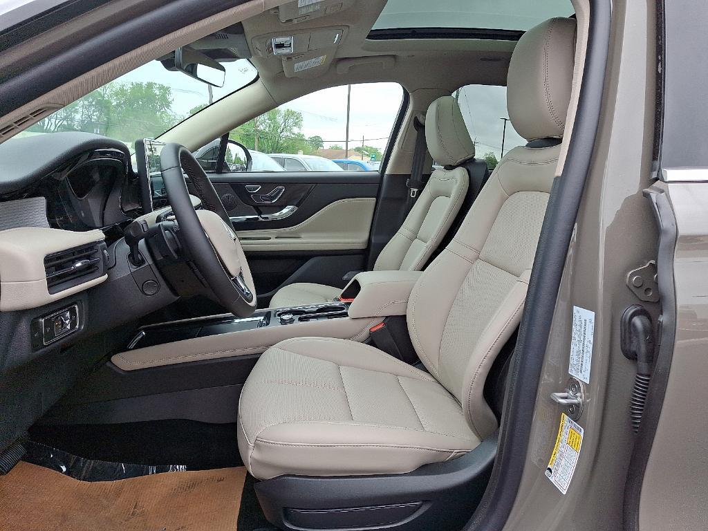 new 2025 Lincoln Corsair car, priced at $50,220