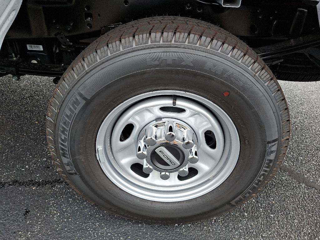 new 2025 Ford F-250 car, priced at $67,130