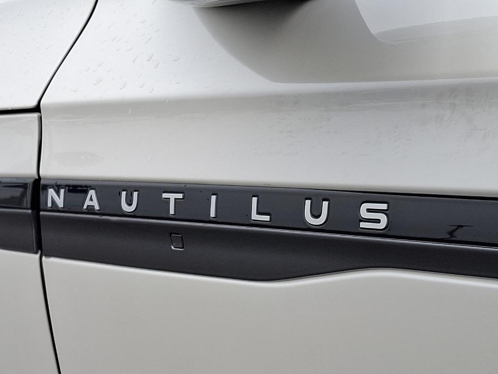 new 2025 Lincoln Nautilus car, priced at $64,020
