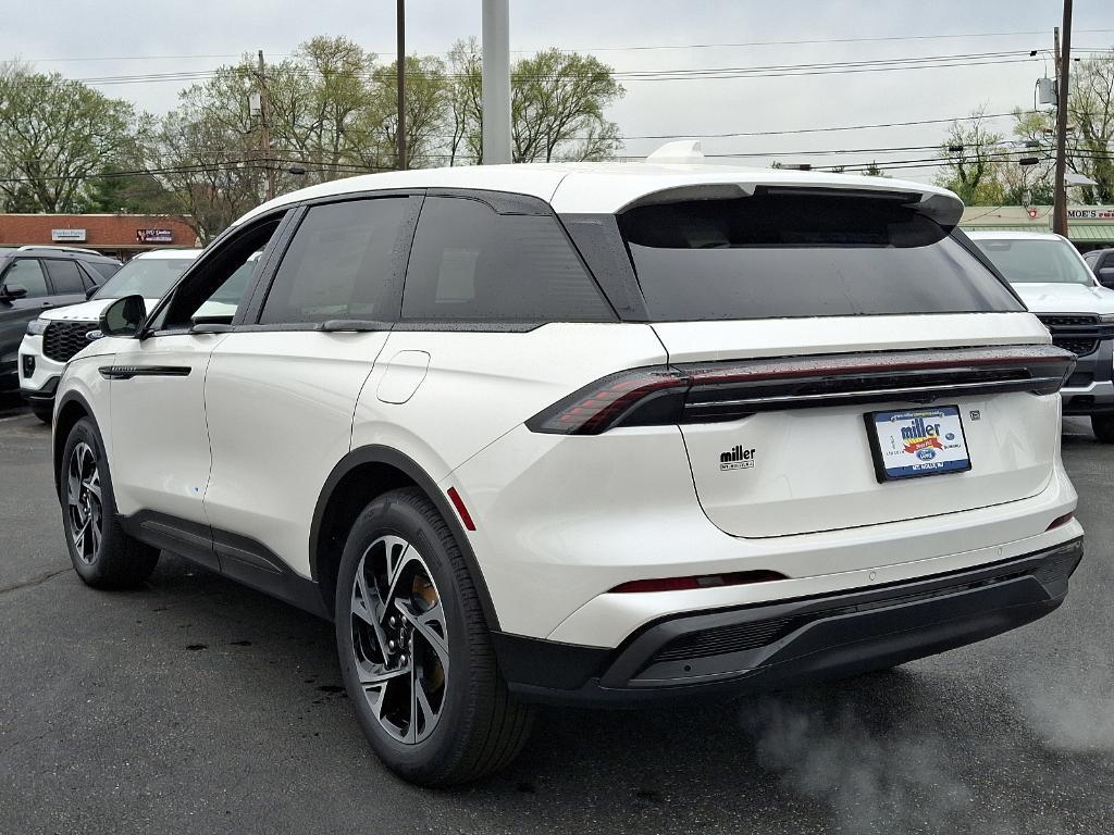 new 2025 Lincoln Nautilus car, priced at $64,020