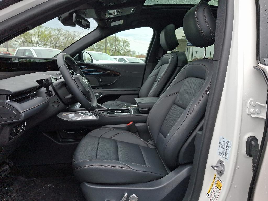new 2025 Lincoln Nautilus car, priced at $64,020