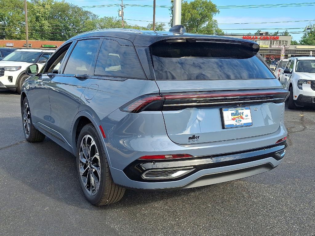 new 2025 Lincoln Nautilus car, priced at $68,025