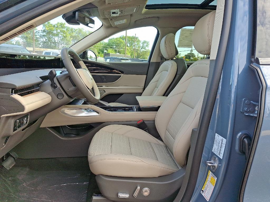 new 2025 Lincoln Nautilus car, priced at $68,025