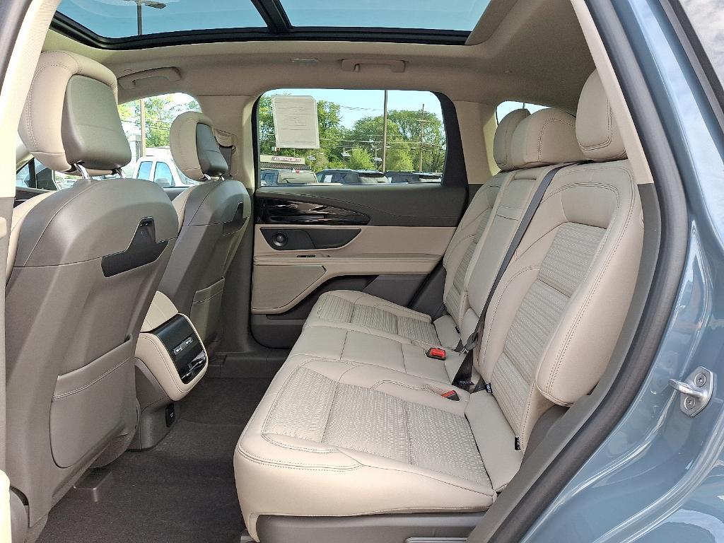 new 2025 Lincoln Nautilus car, priced at $68,025