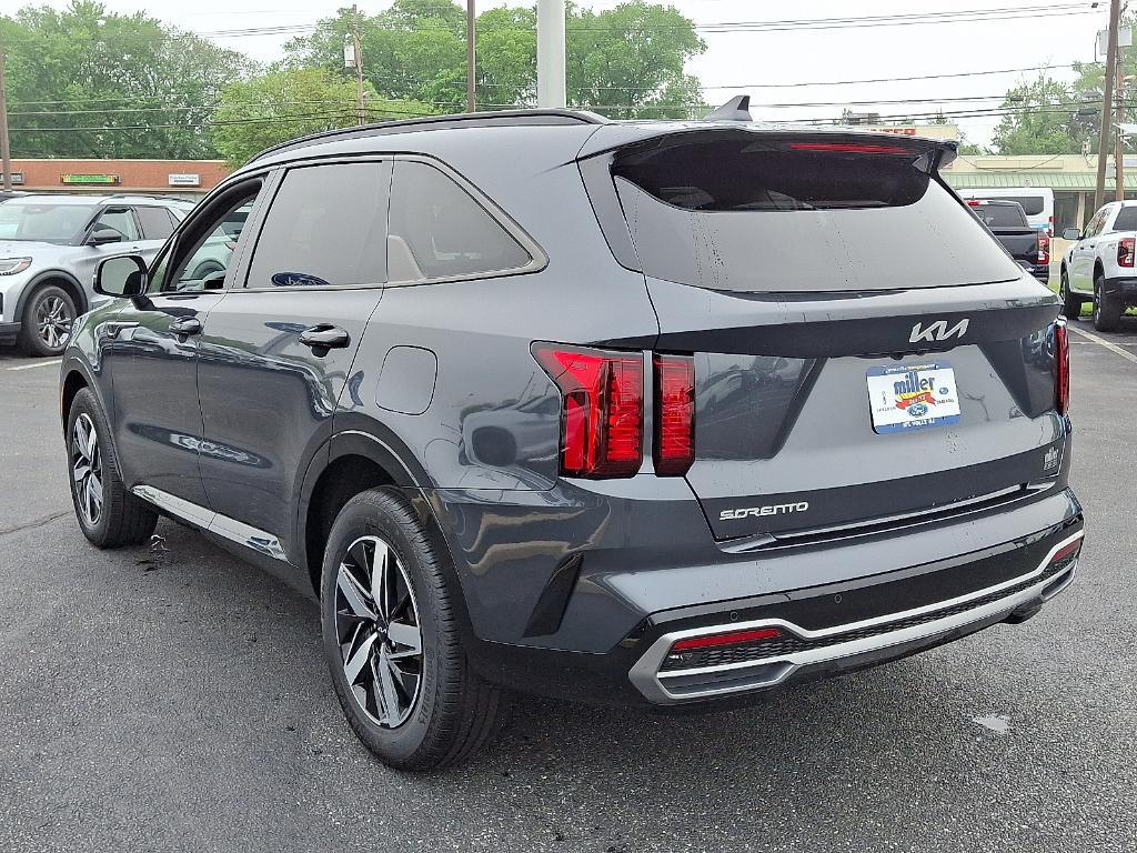 used 2023 Kia Sorento car, priced at $28,890