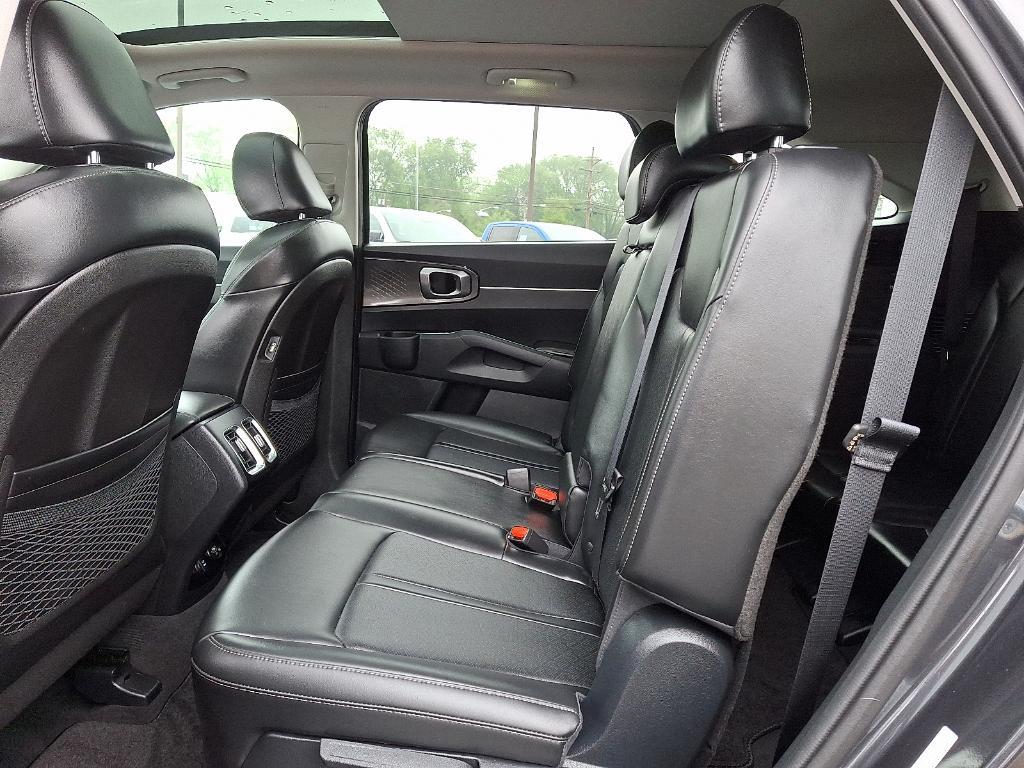 used 2023 Kia Sorento car, priced at $28,890