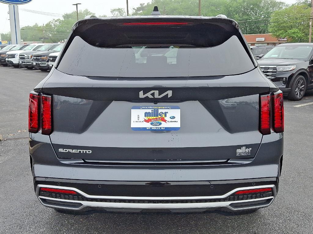 used 2023 Kia Sorento car, priced at $28,890