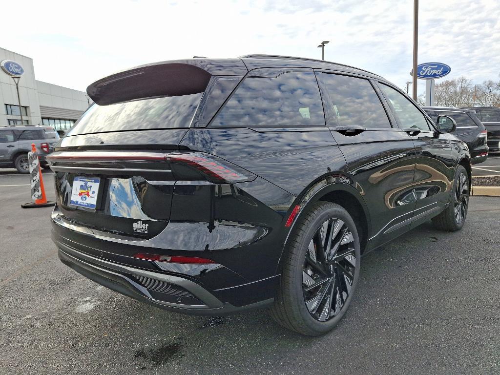 new 2025 Lincoln Nautilus car, priced at $67,705