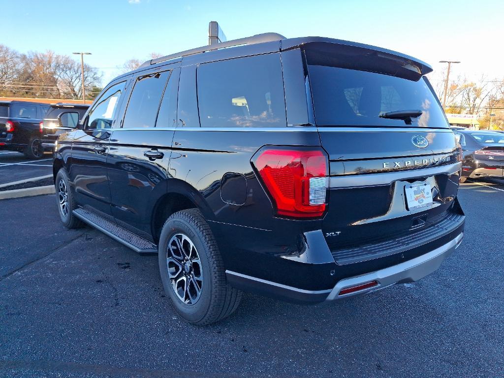 new 2024 Ford Expedition car, priced at $67,265