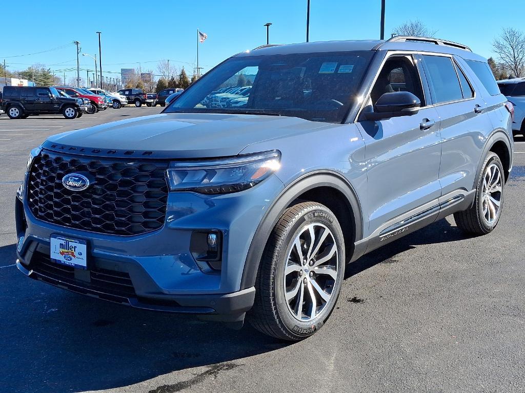 new 2025 Ford Explorer car, priced at $47,177