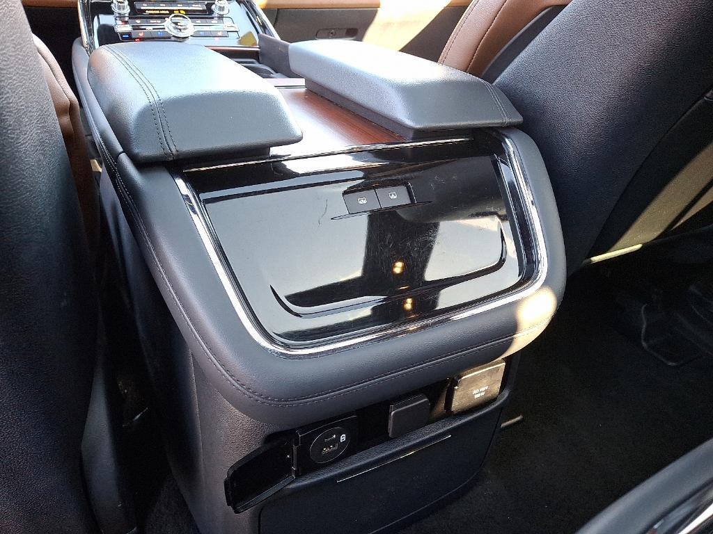 used 2023 Lincoln Navigator car, priced at $73,691