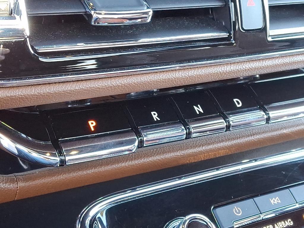 used 2023 Lincoln Navigator car, priced at $73,691