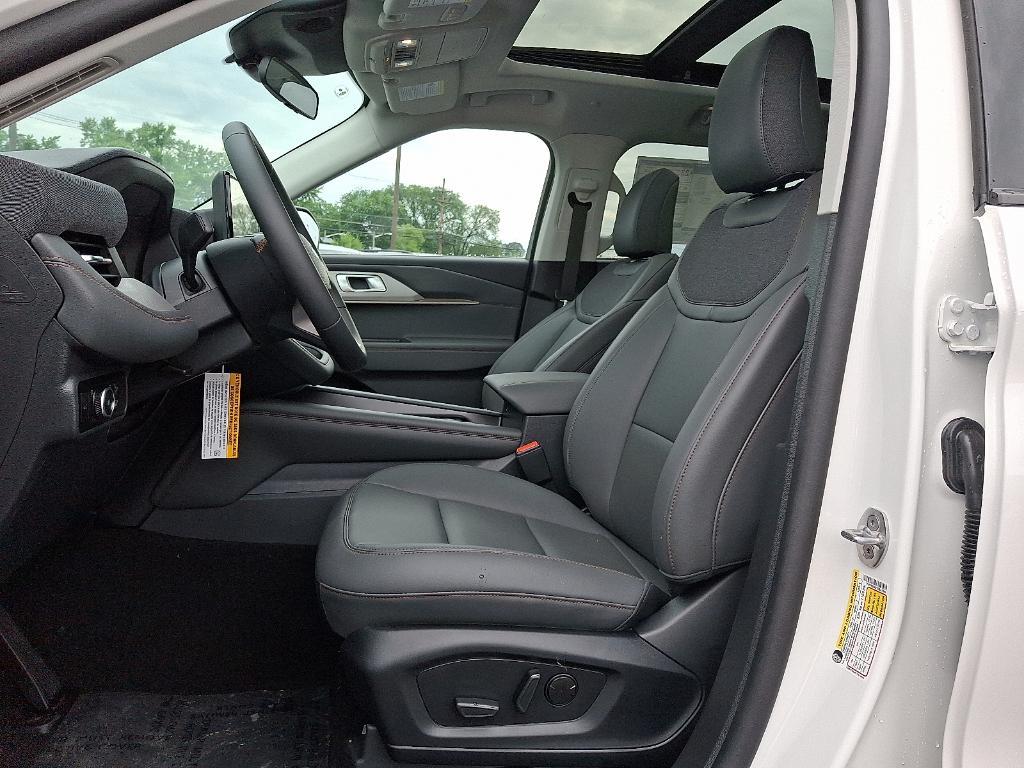 new 2025 Ford Explorer car, priced at $50,895