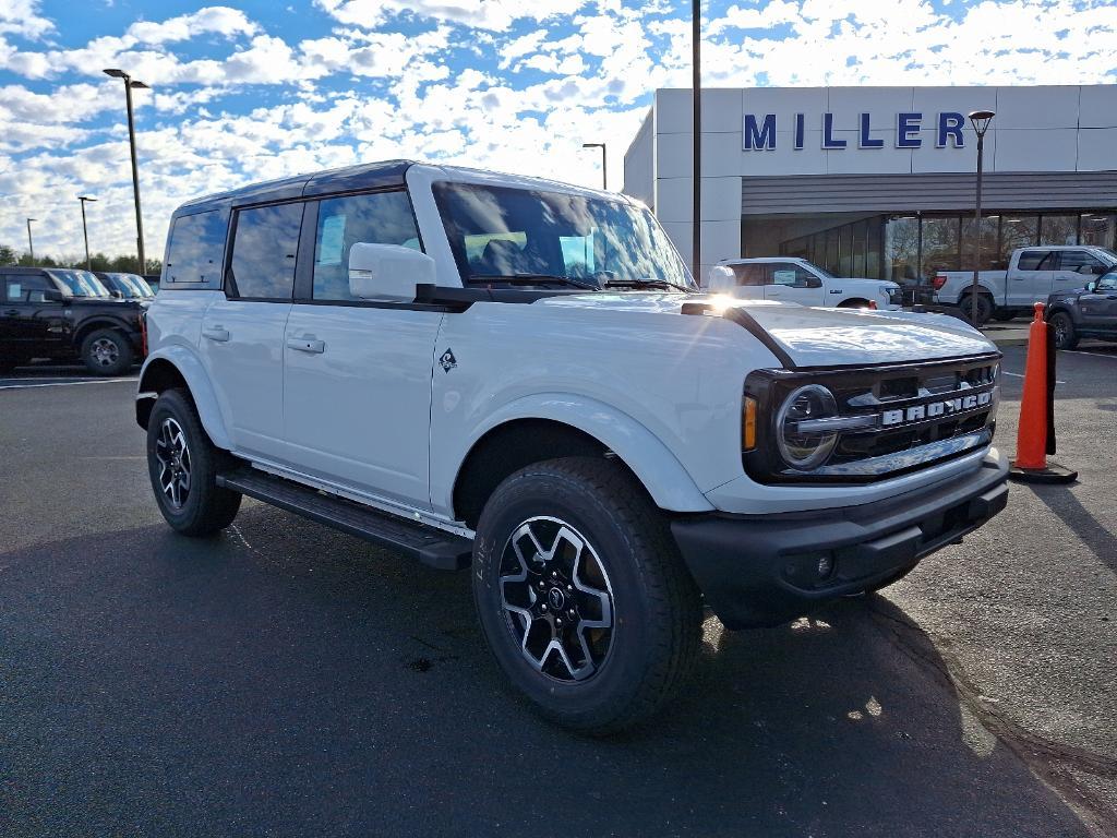 new 2024 Ford Bronco car, priced at $53,555