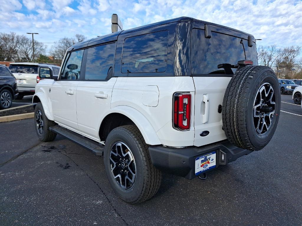 new 2024 Ford Bronco car, priced at $53,555