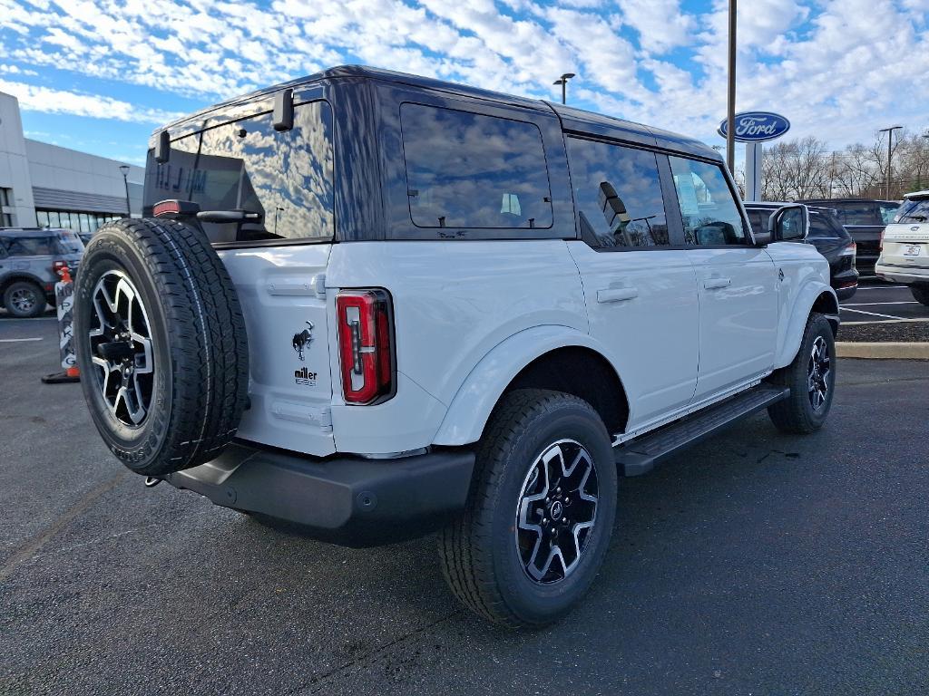 new 2024 Ford Bronco car, priced at $53,555